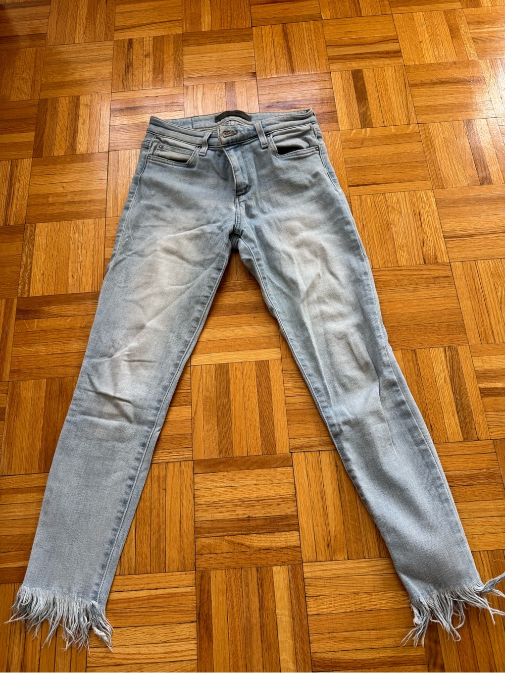 Joe’s Jeans Light Wash Women’s Cropped High-Rise Skinny Jeans with Frayed Hem
